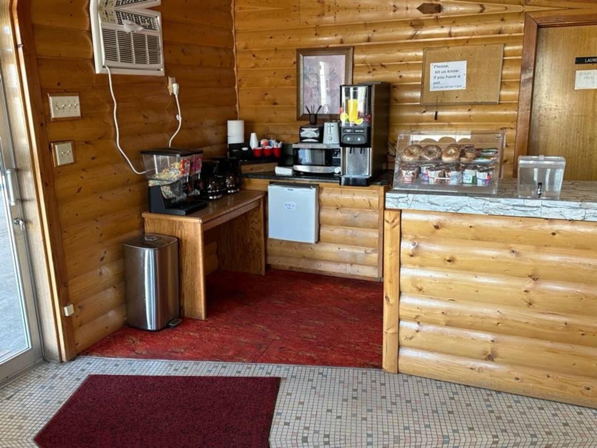Love Hotels Western Holiday By Oyo At Harlan Lake Ne Alma Exteriör bild