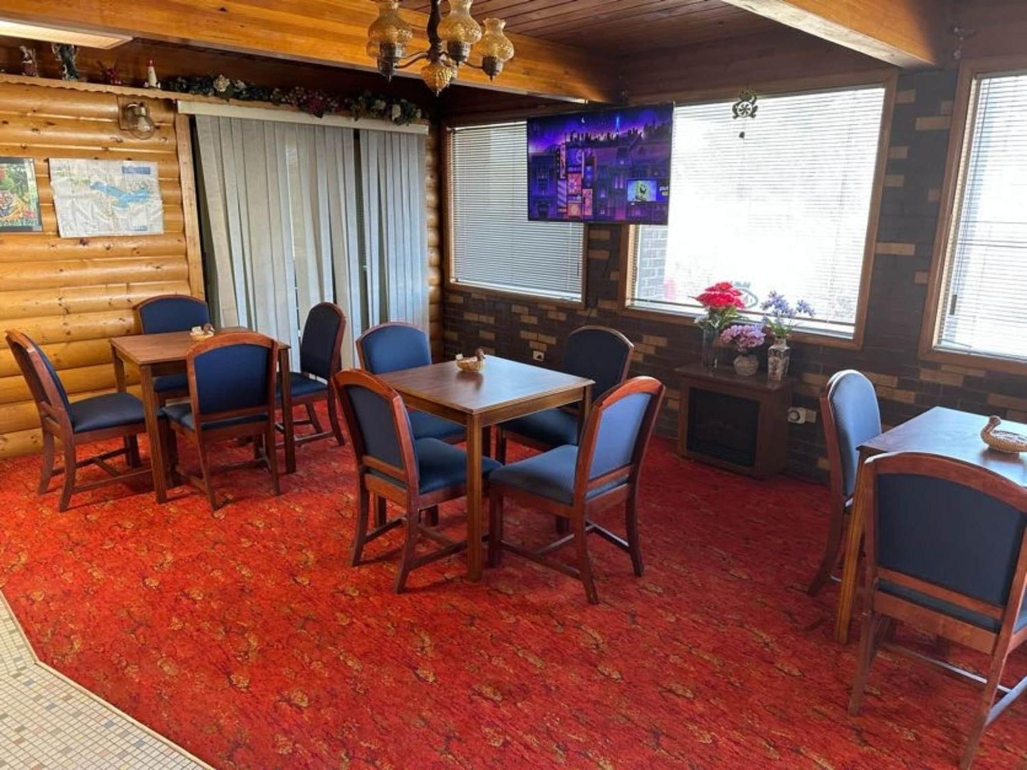 Love Hotels Western Holiday By Oyo At Harlan Lake Ne Alma Exteriör bild