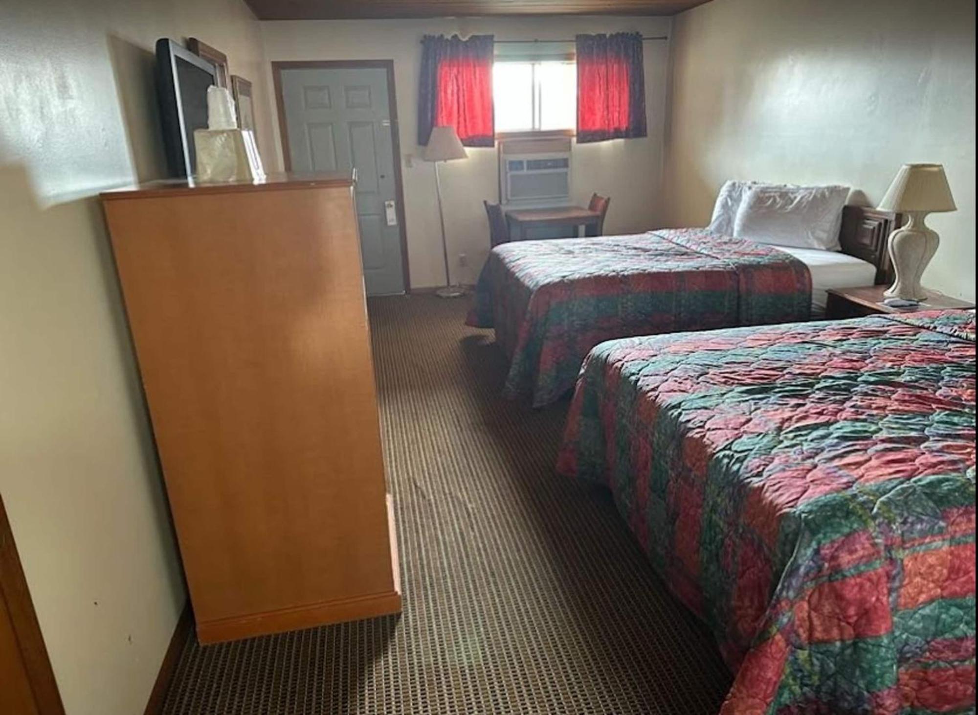 Love Hotels Western Holiday By Oyo At Harlan Lake Ne Alma Exteriör bild