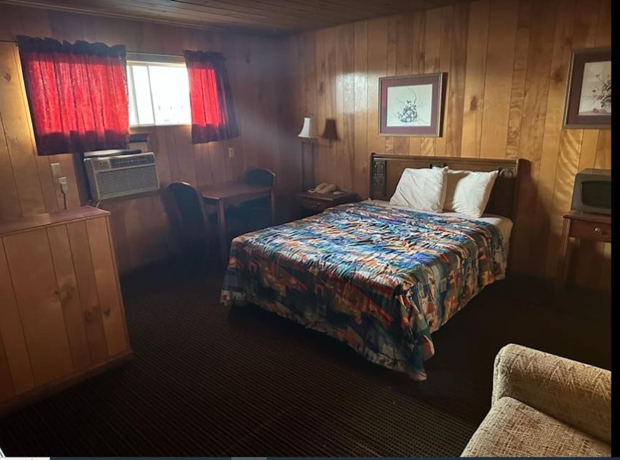 Love Hotels Western Holiday By Oyo At Harlan Lake Ne Alma Exteriör bild